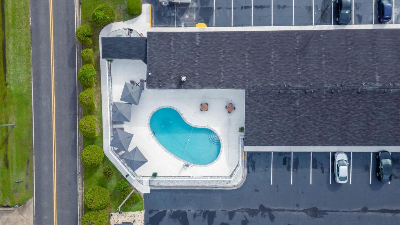 Golden Isles Inn & Suites Brunswick Zewnętrze zdjęcie