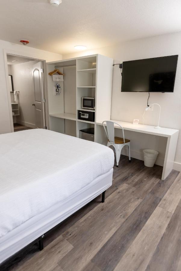 Golden Isles Inn & Suites Brunswick Zewnętrze zdjęcie