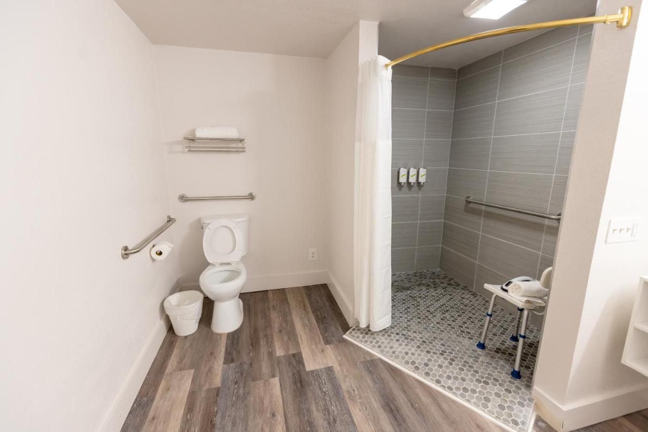 Golden Isles Inn & Suites Brunswick Zewnętrze zdjęcie