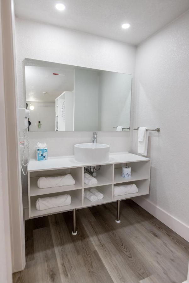 Golden Isles Inn & Suites Brunswick Zewnętrze zdjęcie