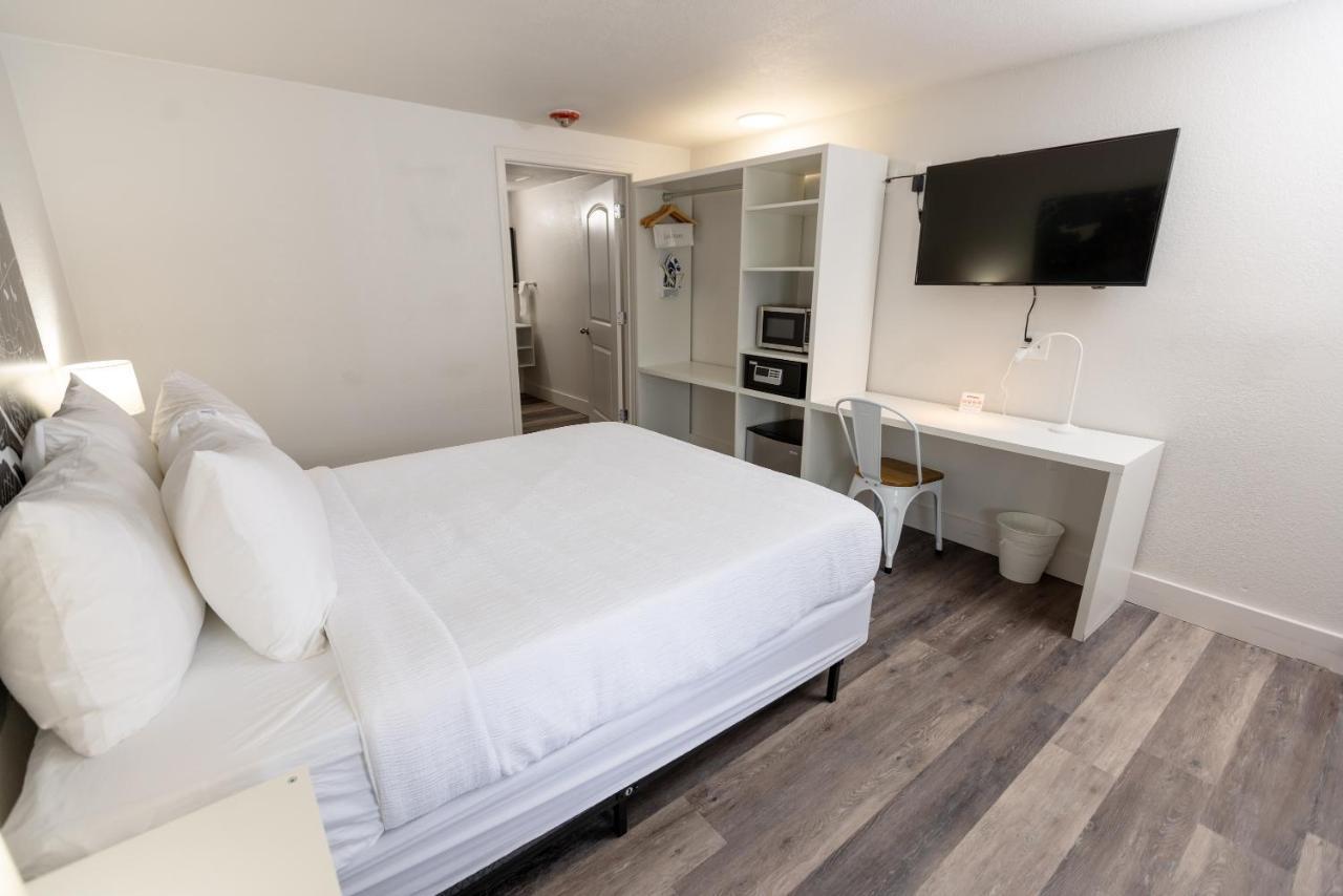 Golden Isles Inn & Suites Brunswick Zewnętrze zdjęcie
