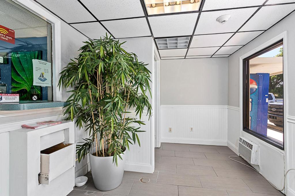 Golden Isles Inn & Suites Brunswick Zewnętrze zdjęcie